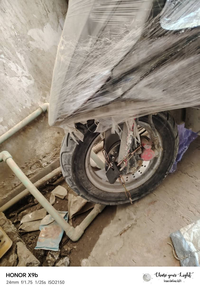 دراجه ماكس للبيع
سلف يشتغل بس الدشلي مالها كض بي البرغي الجوه مؤشر عليه بالصوره 
كهربائيات تشتغل
مجفته
قبق الهندر تجاري
هندر واحد تشتغل مكينه قويه
***********
سعرها  ٢٠٠ الف
