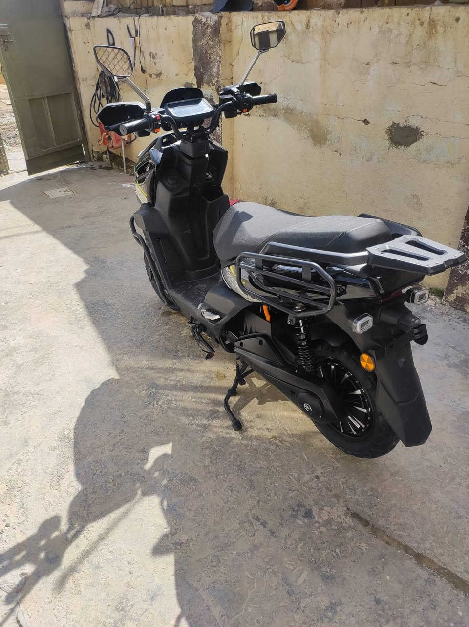 سلام عليكم دراجه اباجي جبلي دراجه مستخدمه سبوع واحد مابيها اي نقص خير من الله دراجه مكفوله مابيها اي ضرر السعر مليون و200 وبيها مجال بسيط ***********
