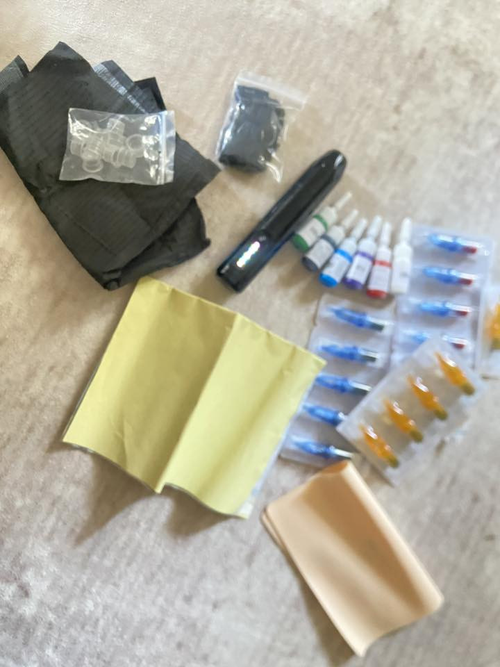 @إشارة #جهازتاتو للبيع جديد وكل غراضه واحباره ويااه للاتصال ع الرقم ‭٠٧٧٣ ٤٠٢ ٧٥٢٠‬
