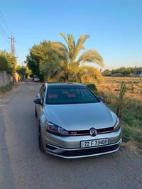 كولف 19  مكينة 1400صبغ حزام اثر شخوط السعر 125 وبيها مجال ابسمي 077174...