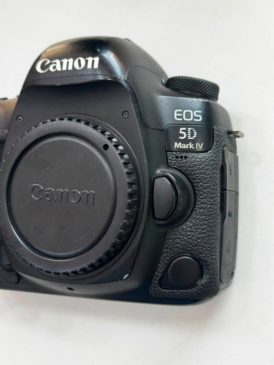 📸 للبيع – كاميرا كانون Canon 5D Mark IV

💰 السعر: مليون دينار عراقي فقط.

📦 الملحقات:

* حقيبة
* شاحن
* بطارية
* حزام
* بطاقة ذاكرة (RAM)

📍 العنوان:
بغداد – حي تونس، مجاور حسينية أصحاب الكساء.

📞 للاستفسار:
***********

الكاميرا جاهزة للفحص والاستلام، والسعر مناسب للمشتري الجاد.

