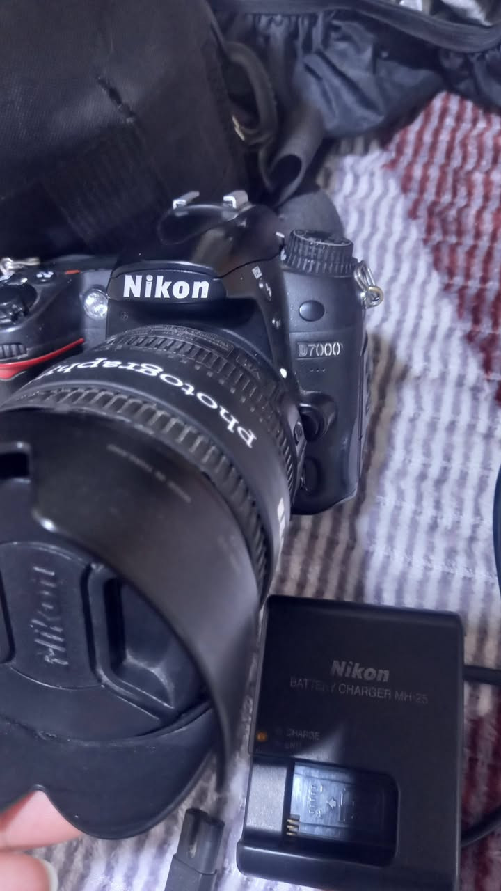 كامره البيع ناصرية مركز سعر ٣٠٠ وبين مجال 
***********
