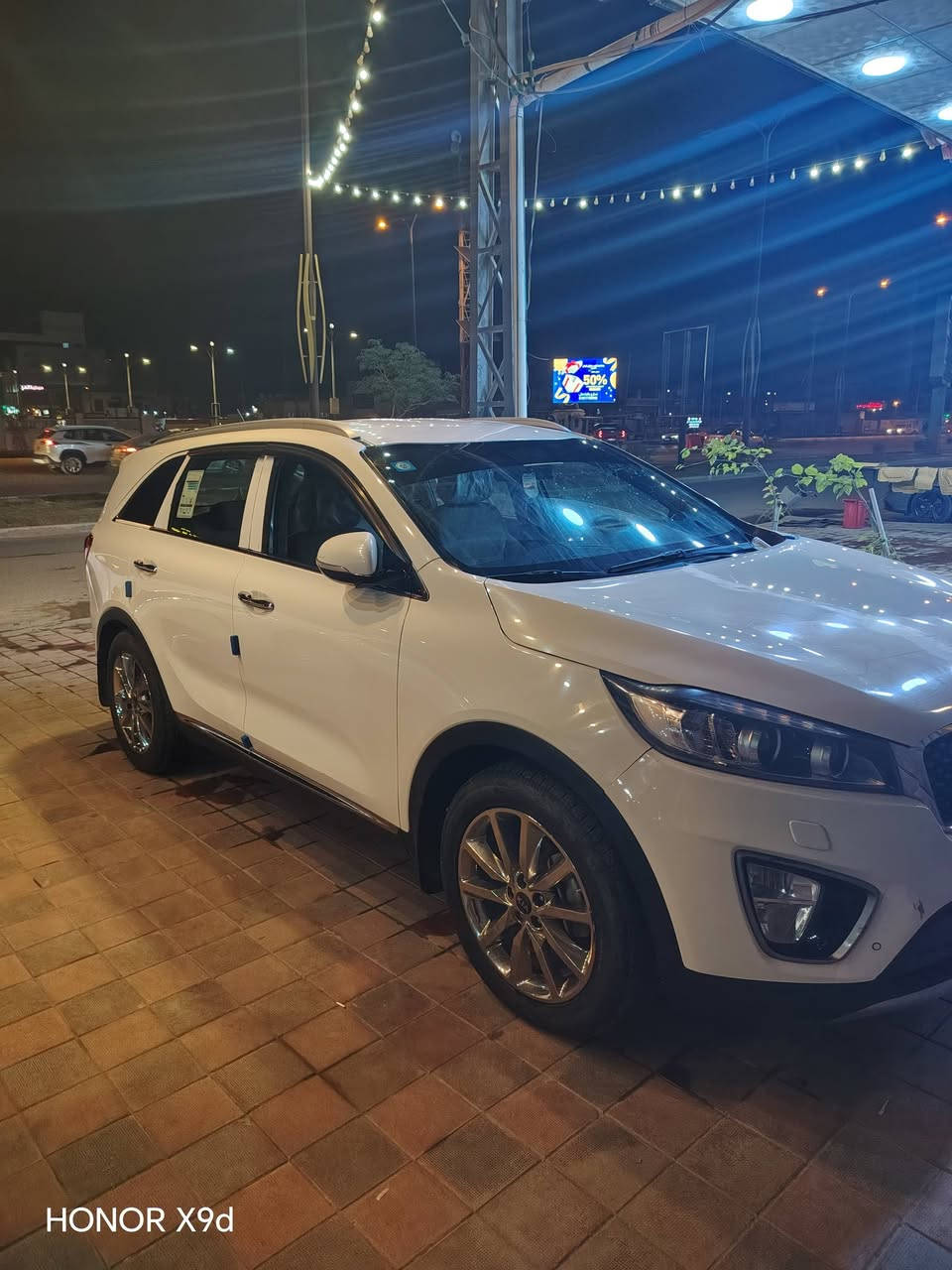 سلام عليكم بيع فقط سورنتو موديل 2017 
كفاله عامه سيارة جديده بحالة الشركه 
ماشيه 125 فول مواصفات عده البنورامه 
رقم بغداد بسمي تحويل مباشر بسم المشتري 
مكان السيارة الأنبار فلوجه السعر 245 وبيه مجال 
هاتف *********** 📞
هاتف *********** 📞
