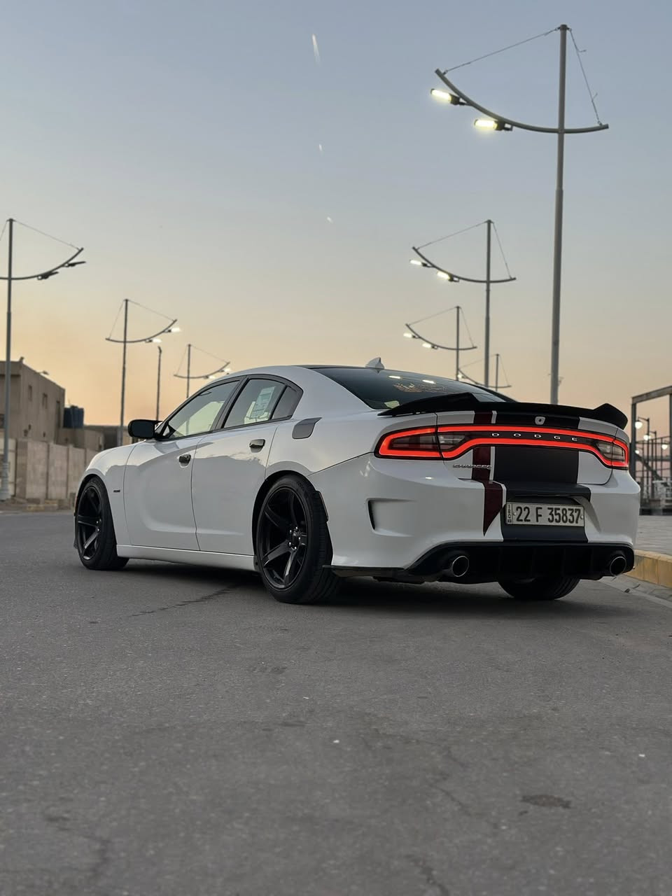 لسلام عليكم…
جارجر ٢٠١٨ rt وارد امريكي 
بيها ٣ قطع جاملغ امبدل وبابين صبغ بدون تبديل بدون دواخل بدون ايرباك ..مكينة ٨ سلندر (٥٧٠٠) 
رقم اربيل سنوية لل٢٠٣٠ بأسمي 
معروفة مواصفات الارتي 
كير ومكينة وتبريد كفالة
تخم تاير جديد 
للبيع او مراوس 
السعر ١٨٥$ وبيها مجال 
*********** للاستفسار والشراي يتصل
