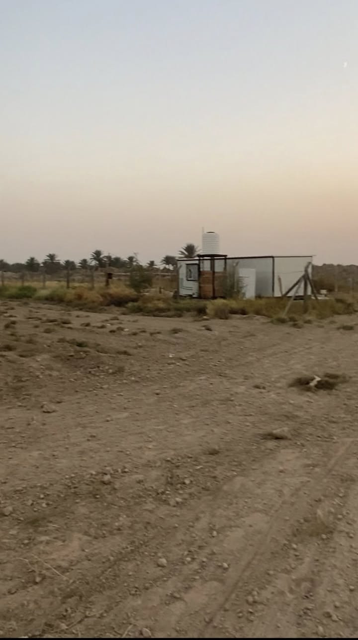 سعر الدونم 26 مليون
جنس العقار/   (طابو زراعي سند ٢٥ ) تحويل بطابو بغداد المحمودية 

المساحة / دونم واجهه ٢٥م محدد ابعادها مخدومة بالكامل  جاهزة لمزرعه او مشروع  صناعي او مخازن  

 الموقع / جنوب بغداد باتجاه السريع الدولي الجسر الرابع  منطقة شيشبار الذي يبعد ربع ساعة عن الطابقين والدورة  

***********

***********
