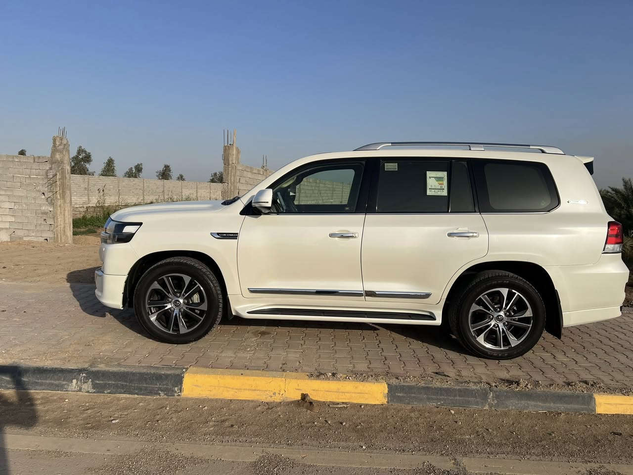 سلام عليكم
للبيع لاندكروز 2020
ساز اصل
V6
كفالة عامة 
رقم اربيل جديد تحويل أو وكاله 
العنوان واسط قضاء الزبيديه 
***********
