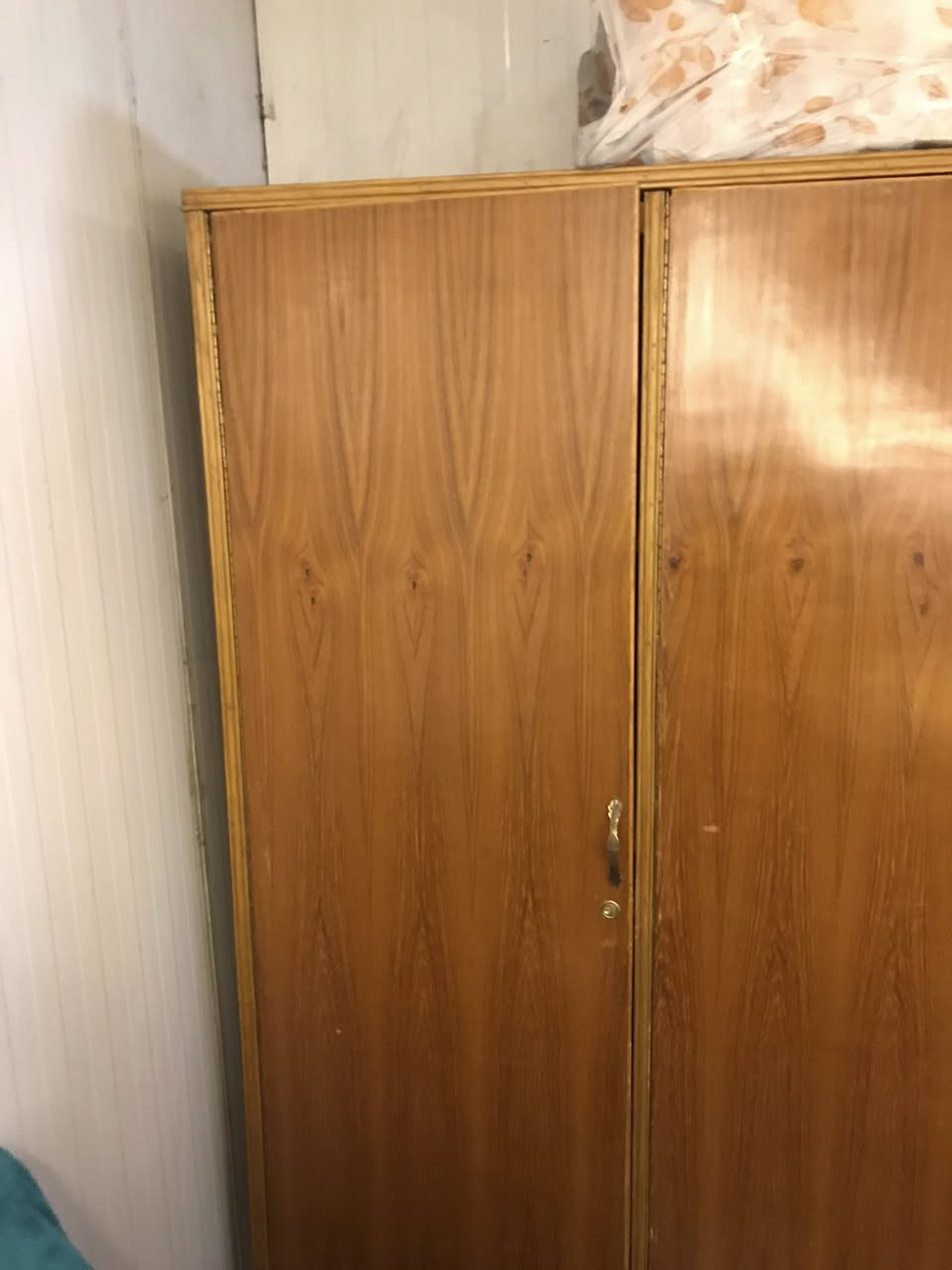 كنتور 3 ابواب جبير للبيع 200 الف وبي مجال
بغداد المنصور 14 رمضان 
***********
واتساب
