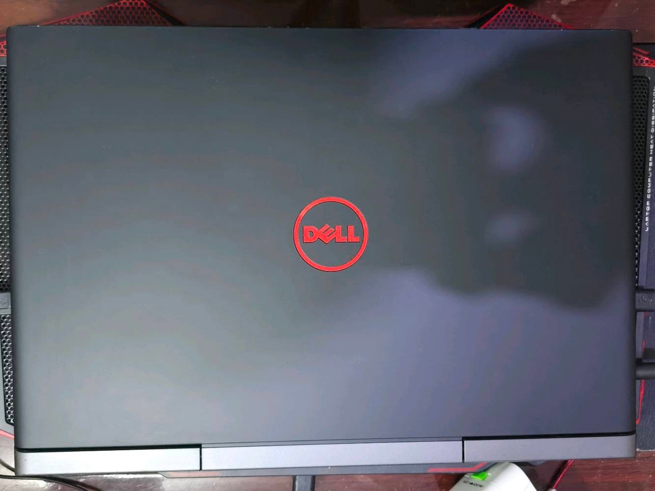 للبيع: لابتوب Dell Inspiron 15 7000 Gaming (P65F)
الجهاز نظيف وممتاز جداً للألعاب، المونتاج، والدراسة.
​مواصفات الجهاز:
​المعالج: Intel Core i7-7700HQ (جيل سابع فئة HQ القوية)

​كارت الشاشة المنفصل: Nvidia GeForce GTX 1050 Ti
  
​كارت الشاشة المدمج: Intel HD  Graphics 630

​الذاكرة (RAM): 16GB DDR4

​التخزين: 256GB SSD 

​الشاشة: 16 بوصة بدقة Full HD 

​الملحقات جميعها اصلية :

​الشاحن الأصلي للابتوب
​ماوس لاسلكي (Wireless)
​ماوس باد
​كيبورد خارجي
​مبرد لابتوب (Cooling Pad) هدية

​السعر:

​610.000 دينار عراقي (شامل كل الملحقات)  (مكاني كربلاء سيف سعد) 
​للتواصل يرجى مراسلة الخاص.
