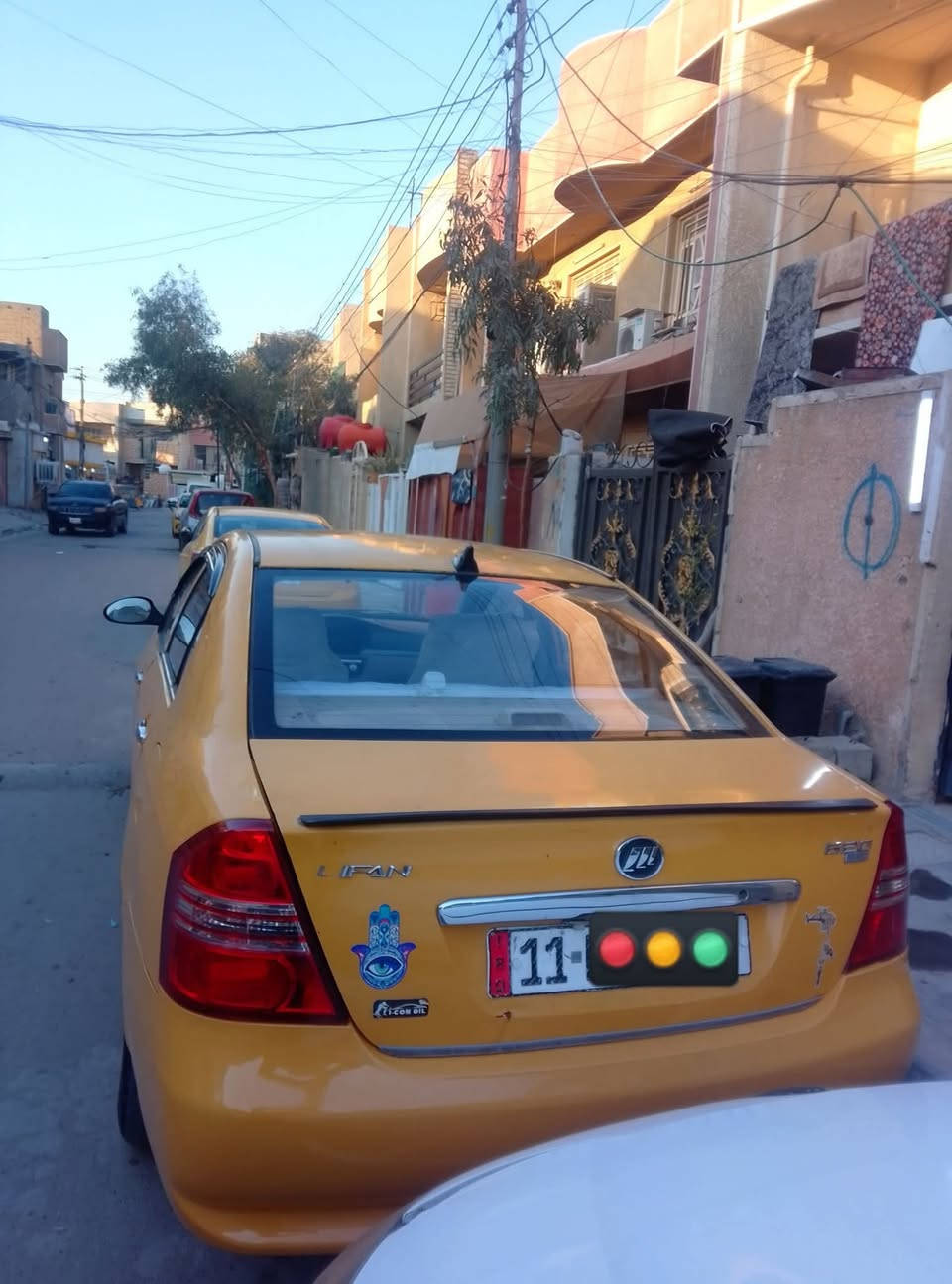 السلام عليكم ليفان للبيع 620سياره جاهزه كل نقص مابيها مكينه كورله مصفره هيئه وغرامات *********** بغداد السعر 40
