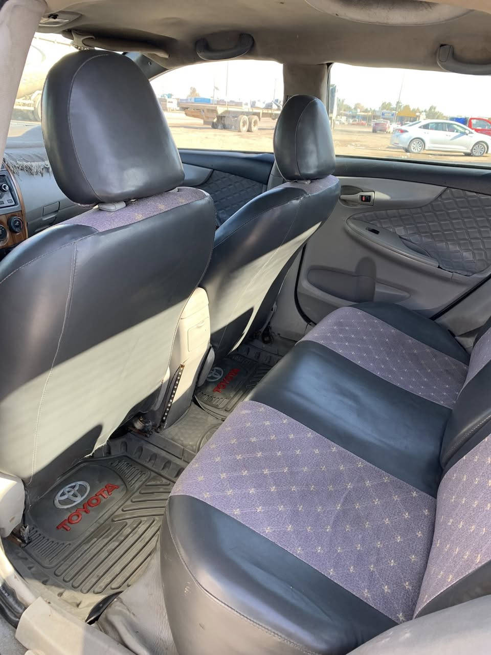 سلام عليكم كورلا 2012 مرتجيه عل جهت السايق القماره كلها معجون والتكم معجون وجامل الي وره السايق بي معجون السياره مصبوغه عام رقم أنبار تحويل ثاني يوم مكينه جديده كير جديد تعال شوف وافحص تخم تاير السياره بعد احلا من الصور …..والموشراي لايعلق ،،،،،سعرها 83وبيها مجال ***********
