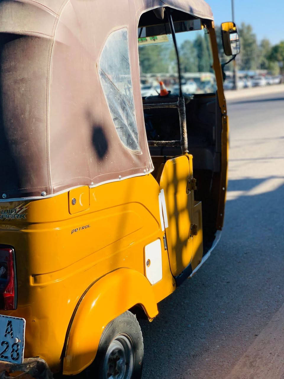 السلام عليكم تكتك 21شهر 6 كفاله عامه لاضربه لا صبغ مكينه اكسل كفاله تكتك كامله مابيه اي نقص السعر ٧١٠٠ وبيه مجال لاستفسار ***********مكاني ديالى بعقوبه
