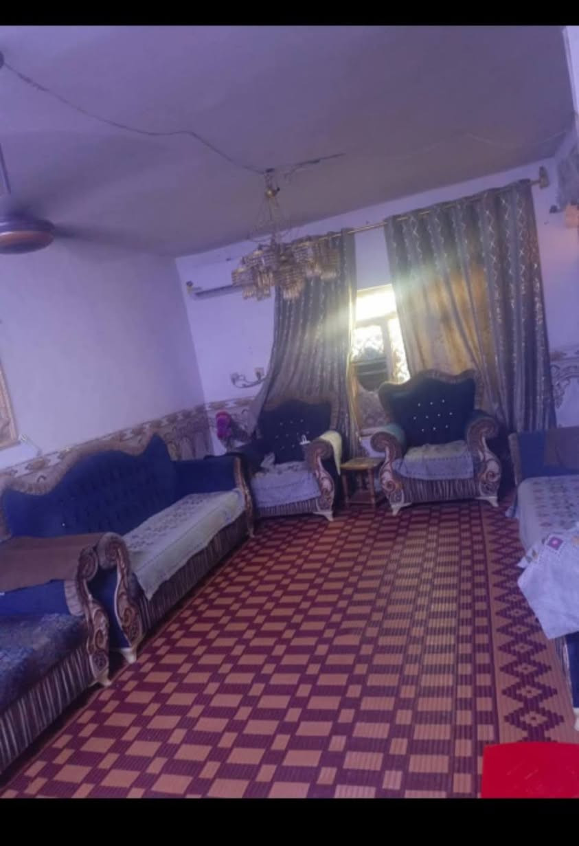 دار للبيع 
المساحة ١٠٠ متر النزال ١٢ونص الواجهة ٨ متر مسلح طابقين نظيف طابو ملك صرف قرب تقاطع درويش منطقة المية دار قرب الشارع العام 
***********
