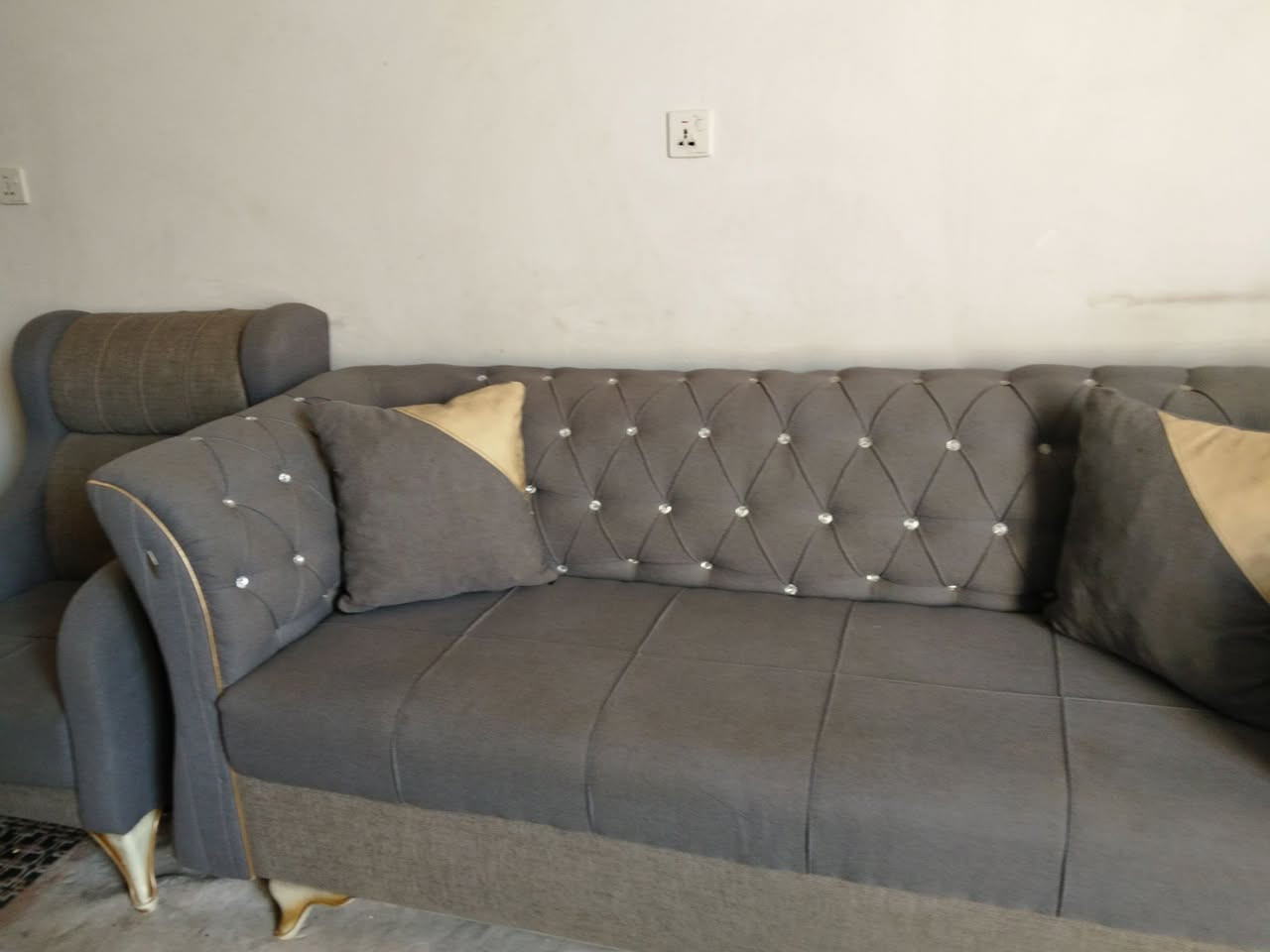 تخم نظيف اخو الجديد اخذته 850وعارضه على 650


**إذا كنت صاحب هذا الإعلان وتريد حذفه لأي سبب، رجاءا أرسل رسالة إلى الدعم الفني**