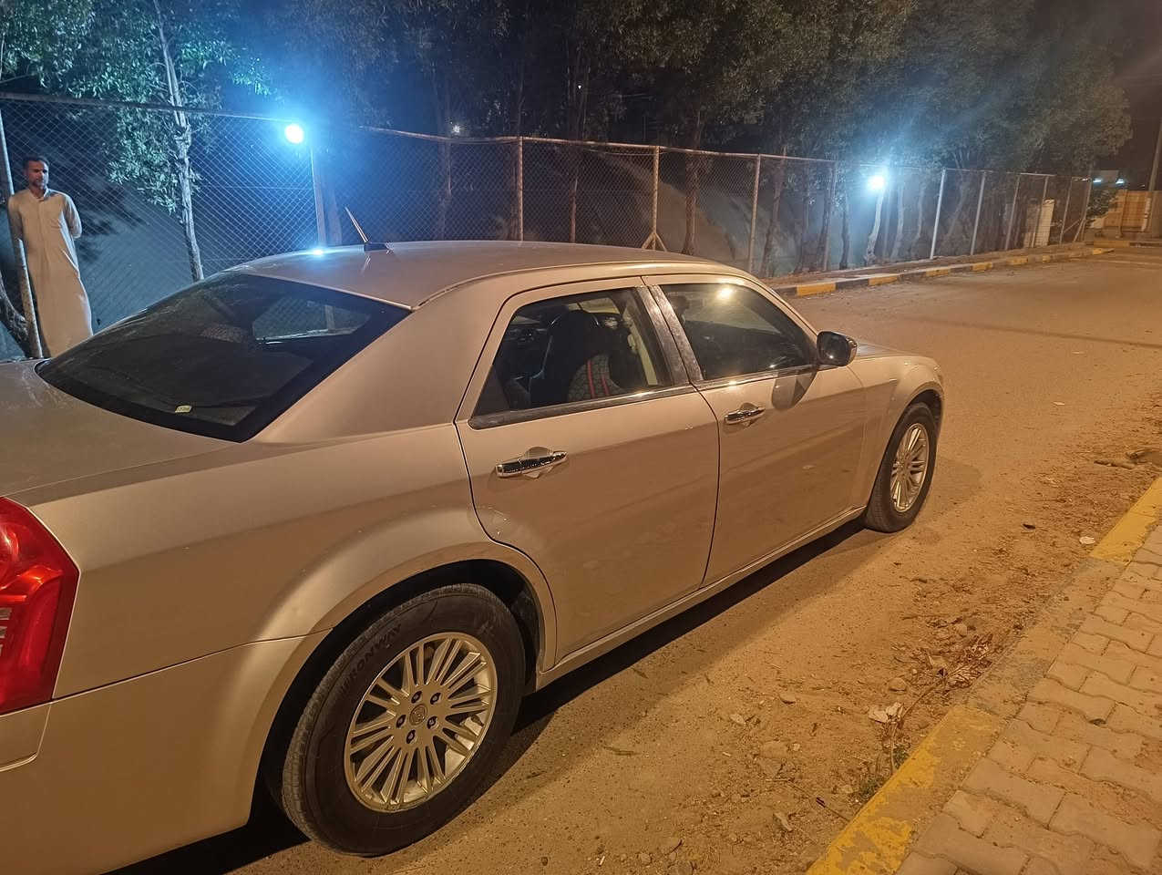 سلام عليكم
ابوما موديل 2008 للبيع رقم بصرة انكليزي بسمنه تحويل ثاني يوم 
صبغ جاملغين امامي اثر جوراد بدون ضربه 
مكينه وكير 3500 مشدود جديد 
تبريد تدفه شغال 
حداديه عامه شغل جديد 
السعر 100 وبيه مجال 
المكان البصرة قضاء المدينه 
الهاتف ***********
