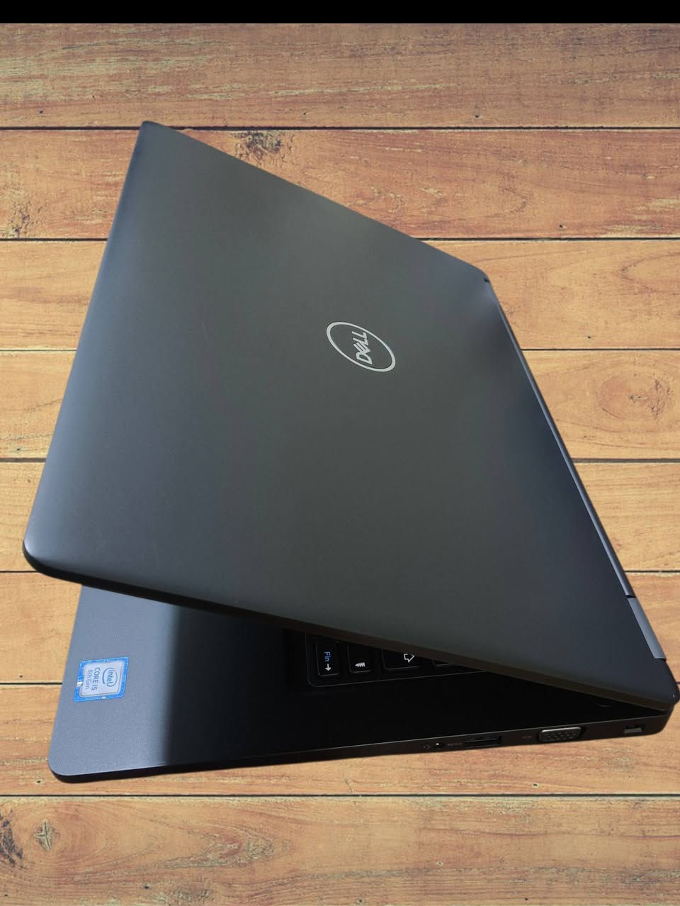 تخفيضات.  تخفيضات.  تخفيضات.            

فقط 250 الف بدلاً من السعر القديم  280 الف
 🚘 يتوفر توصيل لجميع محافظات العراق 🚘

🟣بنظافة 100% وضمان لمدة شهر كامل✔️

                   DELL LATITUDE 5490💻
✔️ ممتاز لرجال الأعمال، الأساتذة ،طلاب الجامعات ، الدراسة والطباعة والتصميم، والبرامج الهندسية، و الاوتوكاد،والماتلاب، والألعاب المتوسطة 🎮
يجمع بين الأداء والجودة بسعر ولا أروع!

✅المواصفات الكاملة:
🟩 المعالج COR i5 
🟩 الجيل الثامن 8⃣
🟩 الرام 8  كيكا DDR4 
🟩 الهارد 256 GB نوع SSD السريع جداً 
🟩 حجم الشاشة 14.1 انج 
🟩 كارت شاشة Intel 4 GB
🟩 بطارية ليثيوم ممتازة جدا تدوم ساعات طويله 🔋
🟩 يحتوي على جميع المنافذ 
💥ملحقات الجهاز
🔌شاحنة الاصلية ➕ حقيبة هدية 🎁
📦 يتوفر توصيل🚗 لكل المحافظات
📞 للاستفسار والحجز: مراسلة الصفحة او المراسلة واتساب
 الواتساب ✅ ***********
  الاتصال ✅ ***********
