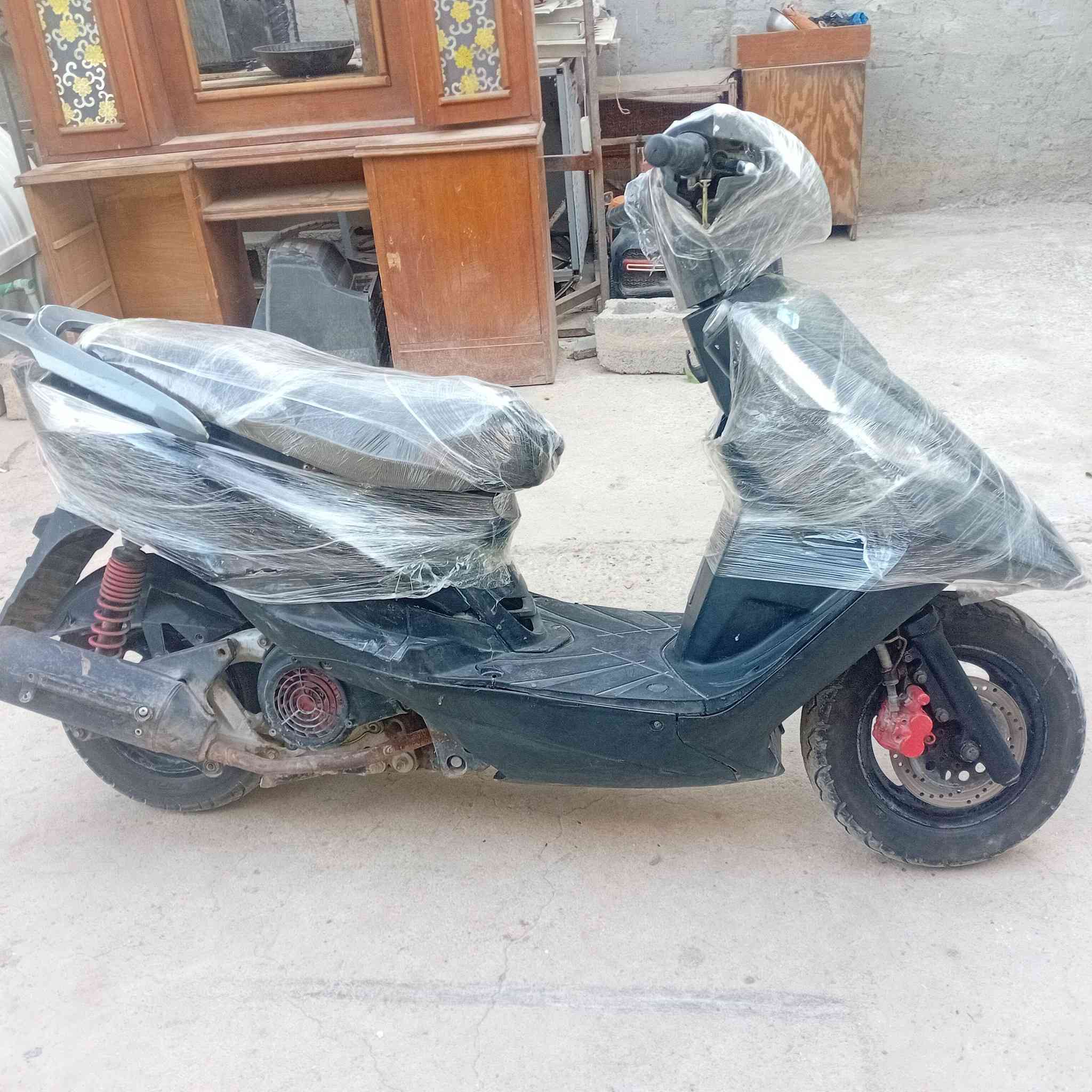 دراج للبيع ماكس ثعلب
شاهد الله مكين ما مفتوحه كفراته بلاديات مختمه تايرات جدد

نضيفات دبلات شغاله كهربائية شغاله كلهن تشتغل نكر سلف

وهندر

السعر 500 وبيه مجاله حك الجيه

المكان غزاليه

*********** رقم الهاتف
