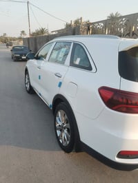 سورنتو للبيع او مراوس موديل ٢٠ خليجي مكفوله فول مواصفات عدى البنرامه ر...