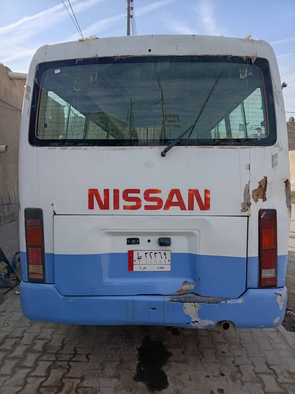 السلام عليكم كوستر نيسان2002للبيع او مراوس مكينه وكير كرنفال للاستفسار الاتصال ***********
