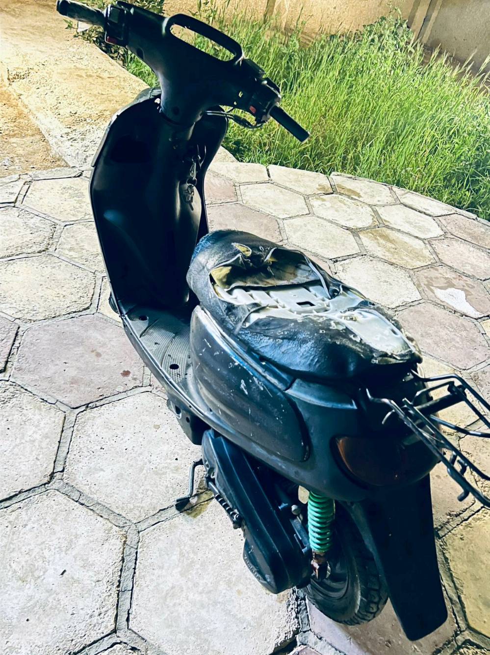 دراجه منغولي بوش وبستم جدد نكرة سلف هورن شغال لايت بومه وياهه ما شاده بعدني بريك جديد تورباين جديد نافضه نفض الدراجه.