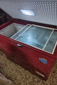 ثلاجه ومجمده تجميد فول وسبلت 2 طن شغال وتبريده حلو واكوبعد غراض للبيع ...