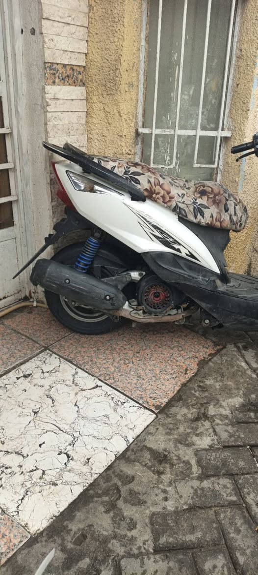 سلام عليكم ماكس ثعلب كهربائياتها شغالة نكرة سلف هندر مكينة ناعمة قفل جنطة قفل ستيرن كلة شغال بيها ملاحظات قليلة سعر 425
الشراي يتصل ***********
