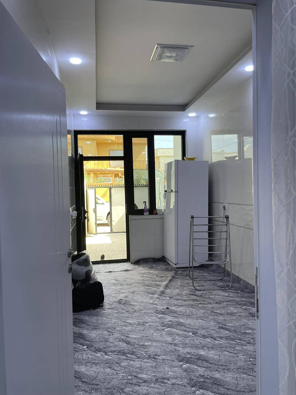 هات هات خاوی نایابو هەرزان 120متری

سلام علیکم خانو لەڕزگاری شاکەل
#خانووی_مۆدێرن بۆ فرۆشتن  قەزای ڕزگاری
ناونیشان 📍کەلار _ قەزای ڕزگاری (سموود)

◼️ گەڕەکی شاکەل 🌃🌆
◼️نزیکی مزگەوتی خێرخوازان 🏙️
◼️ ڕووبەری 6 بە 20 = 120 مەترە 📏📐
◼️  ڕووی لە خۆری بەیانیە 🕋 🕌
◼️ فوول مۆدێرن و سەردەمیانە کراوە
◼️ کۆڵانی پان و فراوانە 🛣️
◼️ کامل مەترو بیست کاشییەو دکتی بۆ کراوە

مواسەفاتەکانی ئەم خانوە پێکهاتوەلە👇

 (دەرەوەی ئەسترۆپۆڵە )[دەرگاوپەنجەری]
[ دەرەوەی] (ئەلەمنیۆمە) (ناوەوەی ئەدۆ تورکیە)
(سەقفی هەمووژوورەکان مەغربیە) ✅

🔴 ژوورەکانی ئەم خانووانە پێکهاتوون لە ⬇️

🔶 میوان 🪑🚪
🔶 مساعد مطبخ 🍽️🫖
🔶 مطبخ 
🔶 هۆڵێک 🖼️
🔶 دوو ژووری نوستن 🛋️🛏️
🔶 ڕۆشنایی 🪟
🔶 مشتەمەلات 🛁🚿
ــــــــــــــــــــــــــــــــــــــــــــــــ
بۆزانیاری زیاترپەیوەندی بکەن بەم ژمارەموبایلانەی خوارەوە

***********
***********
