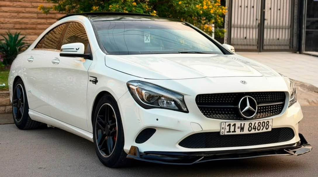 السلام عليكم 
🚘 للبيع أو المراوس: مرسيدس CLA 250 4MATIC  2018🚘 
250 فورمتك  بأعلى مواصفات وفول إضافات. 
تفاصيل الضرر والبودي:
 * الضرر: موضح بالصور 
 * الصبغ: 3 قطع أمامية (تجميلي).
 * الدواخل: سليمة تماماً (اللغود والشاصي 
  (فول مواصفات):
 * السقف: بانوراما.
 * الشاشة والتحكم: شاشة كبيرة، ماوس لمس، تحكم ستيرن جهتين، شفتات ستيرن.
 * الأنظمة المساعدة: رادارات بالمري، نظام تصحيح المسار، أنظمة قيادة متعددة، اوتو هولد.
 * البصمة والأبواب: بصمة تشغيل و4 أبواب بصمة، يدات ترحيبية، إشارات ترحيب.
 * المرايا: مرايا كهربائية مع إشارات جانبية.
 * المقاعد (الكشنات): كشنات كهرباء، خزن ميموري، تدفئة، إضاءة LED داخلية.
 * الأمان: نظام فرامل 4 ديسك.
 * الصوت: سستم صوت 
الاضافات والجمالية:
 * كيت AMG كامل (مازدات 4 عدسات، ويل AMG مختم).
 * تخم تاير جديد.
 * إضافات خارجية مميزة: (لحية، دوسات، سبايدر 
 * المحرك والـكير: بحالة الوكالة (جديدات وبدون أي نقص).
الصدر والحدادية 100%
 إدامة كاملة، والترايك وين ما يعجبك
الممشى 81 الف mil حقيقي.
 * الرقم: بغداد باسمي شخصياً، هزة وفحص جديد وجاهزة للتحويل.
السعر 153 ورقة 
📍 العنوان: بغداد بسمايه 
📞 للاستفسار والتواصل: *********** بغداد, العراق
