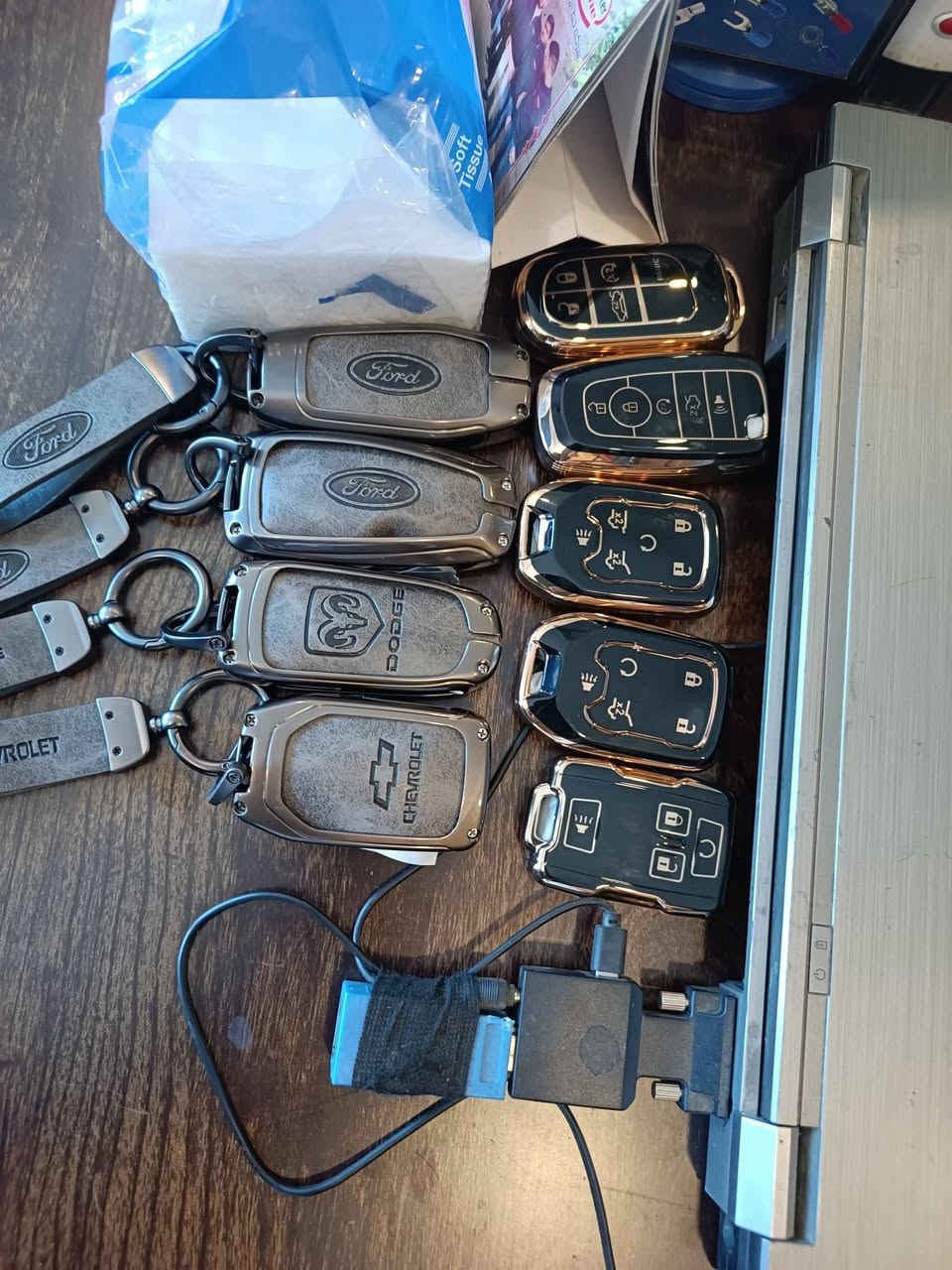 كفر بصمة للسيارات الامريكي
يوجد نوعين حديد 20$ مع التوصيل 
و كذلك بلاستك 8$ مع التوصيل 
لاخجز صورة للبصمة واتس اب 
*********** و راح ندزلك صورة المتوفرة و السعر
