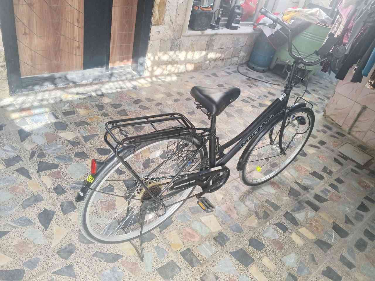 سلام عليكم بايسكل بناتي للبيع حجم 27 مال حاويه مديل 24 مختم كامل مكمل ربع متصرف عليه ابيع بدون غراض مكاني بغداد شهداء البياع السعر 140 وبي مجال للطيبين للاتصال على *********** متواجد واتساب ومازنجر
