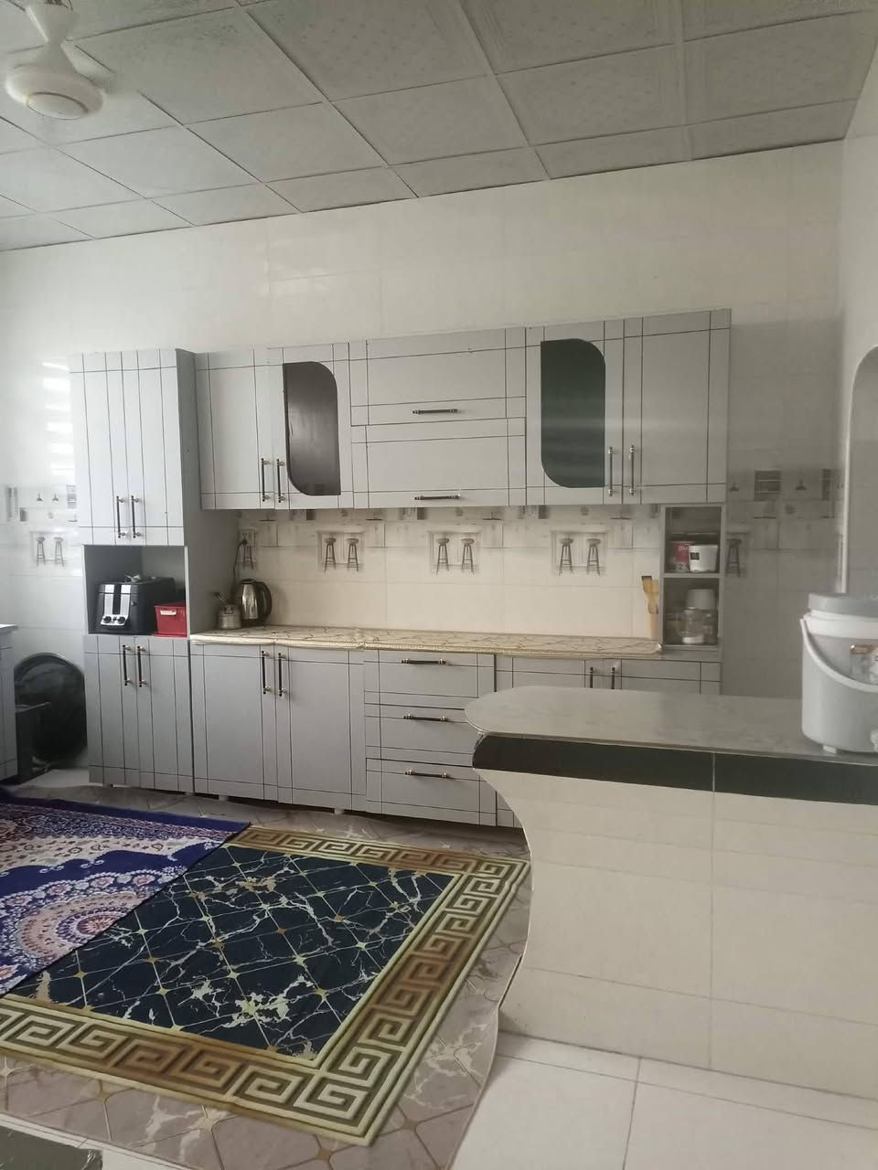 بيع للبيع مساحه 250 حي الزهور رقم صاحب البيت ***********
