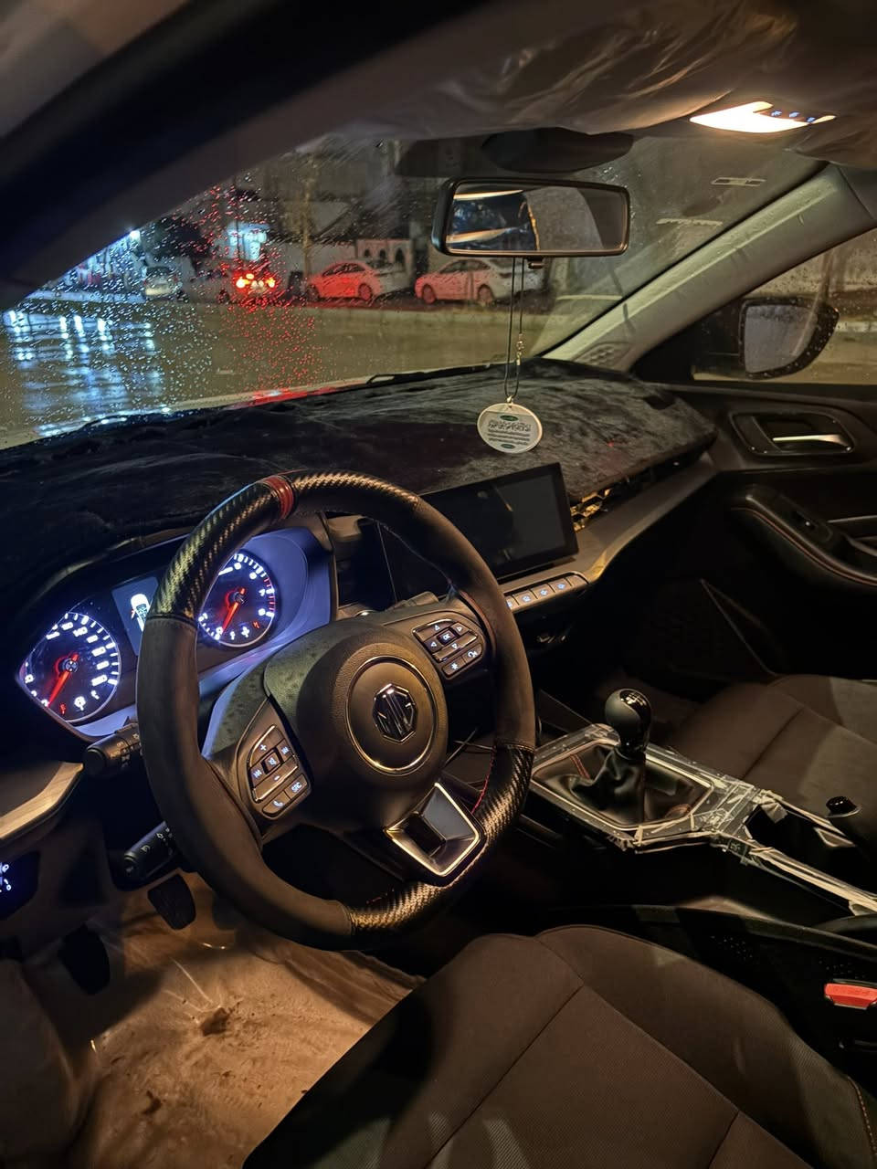 سەرەتا بەناوی خوای گەورە mg 2025 گێڕ عادی سەیارەکە لۆکە و هیچی پێوە نییە 11kmڕۆشتووە بۆیاخ تەنکە کامل جوانکاری بۆ کراوە ***********
