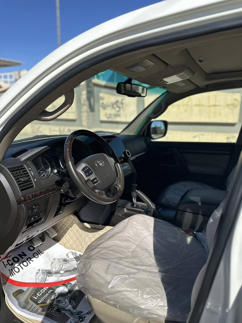 السلام عليكم لاند كروز 2011 ستينيه مكفوله كفاله عامه ماشيه 100 الف حقيقي رقم اربيل باسمي السياره جديده بمعني الكلمه مكاني كربلاء حي المعلمين ‭٠٧٧٣ ٢٠٧ ٨٣٧٨‬
