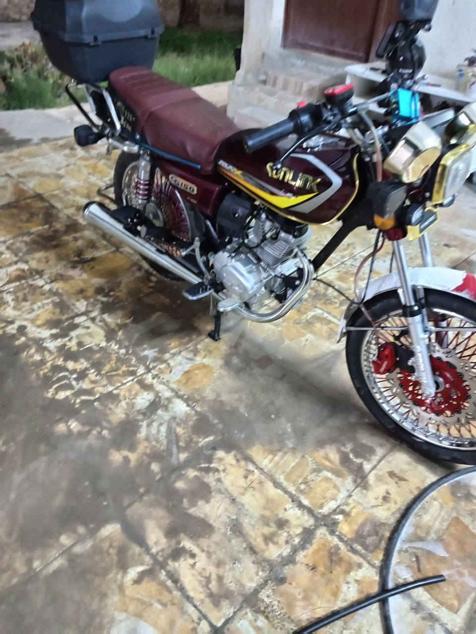 سولنك موديل 2025 
باب اول 
محرك شرط ما مفتوح
دراجه بل حقيقه بعد احله 
كهربائياتها كامله ونشره كامل 
ب600 ترهم مراوس بموديل حديث 
مكاني بيجي رقم ***********
واتساب او اتصل
