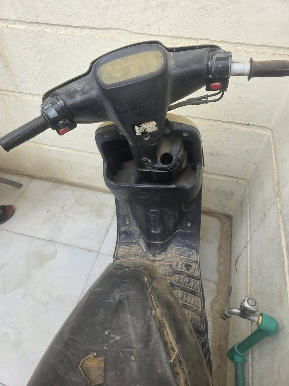 دراجه بطه ٢٠٠٦ دراجه قبل شهر جانت تشتغل بس اشتريت سياره وما عندي احد يطلع بيها ونتركت ابيع حديده ١٥٠ جوه ال١٥٠ بربع ما ابيع مكاني كربلاء مجمع سيد اسماعيل ***********
