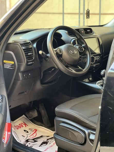 للبيع صول 2017 امريكي مكينه 2000 
رقم بغداد حادثها جاملغ وخشم البنيد مكينه كير جديد سياره ما ناقصها شي ماشيه 103 سعرها 110 وبيها مجال 
***********
