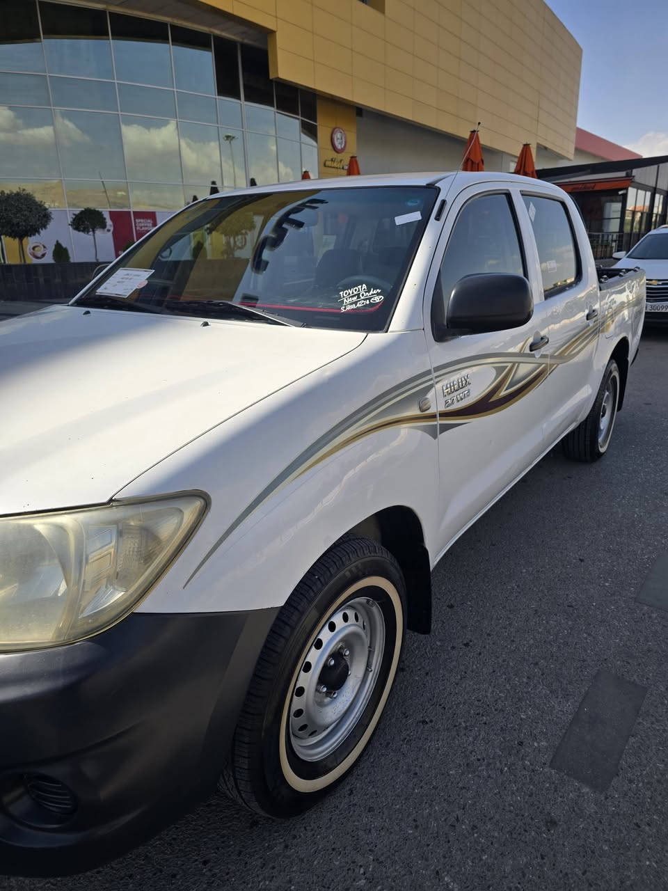 تويوتا هايلوكس ( مرزي ) 2010
- رقم سليمانية (الدولي )
- ( ضرر مابية ) كير عادي 
- كير + محرك مكفول
- تبريد مكفول

 - يرهم مراوس ب كية حمل
مكان / ديالى _ المقدادية ( شهربان )

للتواصل ***********
