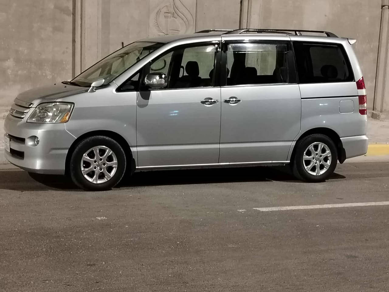 سلام عليكم نوها أصل 2005 تحويل  سيارة مكفوله كفاله عامه سياره جاهزه من كلشي بيبان كهرباء سنويه 2029 هزه جديده
شاشه لابتوب داخل جديد بمعنه الكلمه سبعه راكب محرك 2400 مكان السياره كربلاء
الستفسار على الرقم 
***********
سعر 102
