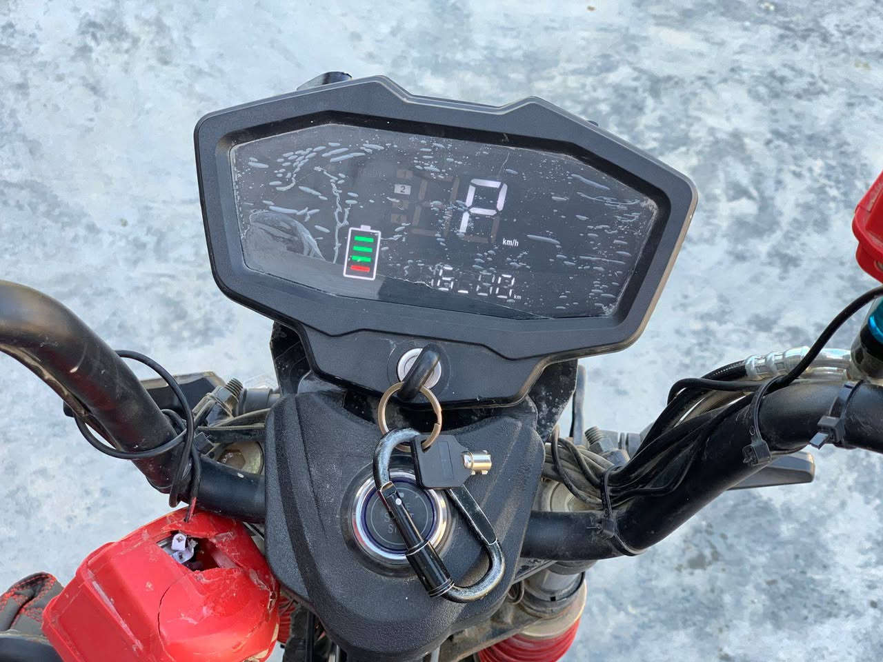 السلام عليكم دراجة شحن البيع دراجة مكفوله من كلشي بيه نقص واحد لايت امامي البطاريه عدد سته الفولطيه 32 ملف 3000 الدراجه جديده مستخدمه شهر واحد السعر 
 خاص***********
