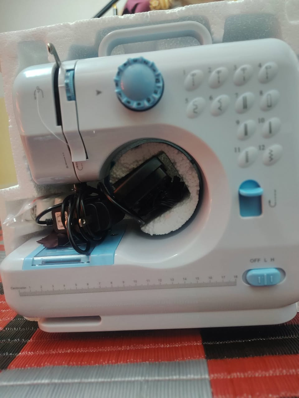 مكينة خياطة بالكارتون مامستخدمة ابد مع كامل ملحقاتها

والمكينة شحن + كهرباء وبيها كافة انواع التطريزات 

السعر 35 الف


**إذا كنت صاحب هذا الإعلان وتريد حذفه لأي سبب، رجاءا أرسل رسالة إلى الدعم الفني**