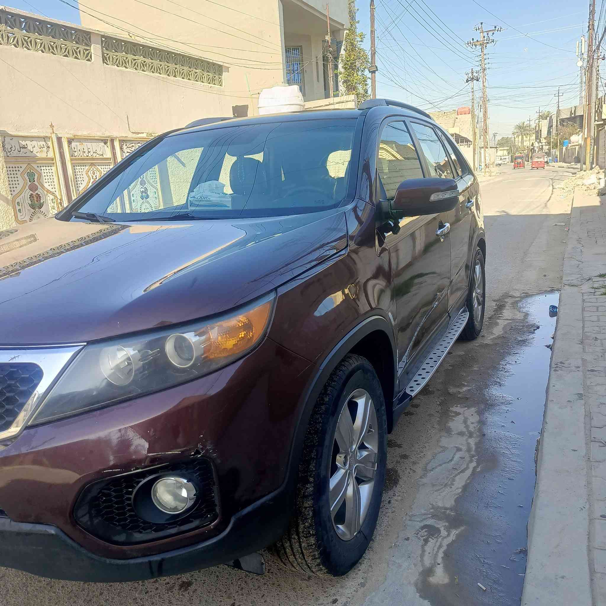 السلام عليكم كيا سورنتو للبيع وارد امريكي ضررها اربع قطع بدون تبديل الموديل 2012 السياره ليبل واحد بدون تبديل مكينه جديد حاويه جاهزه من كلشي السعر 128ورقه وبيها مجال شي قليل العنوان بغداد رقم الهاتف ***********
