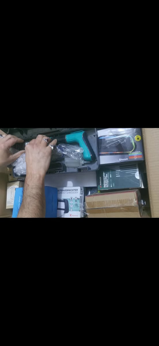 سلام عليكم
شلعه امزون كامله ١١ صندوك متنوع كهربائي الكتروني عدد شرط كله شغال ومابي ولاقطعه فحم او عاطل تصفيه مال محل هاي صورهن والي يحب يدخل خاص ادزله مقاطع الفديو مالتهن للحجز ع الوت ساب *********** او مراسله الصفحه
