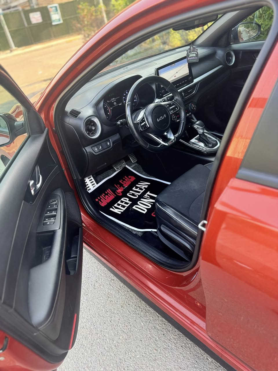 كيا فورتي جتي لاين
كيا فورتي 2023 جيتي لاين GT
وارد امريكي 
فول مواصفات للاخير اعلى فئة.  1/1
محرك 2000 دوش 
حادث خفيف بدون دواخل بدون كلشي 
مواصفات: 
فتحه سقف 
شاشة كبيرة كامرة دوارة + كامرة سطحية 
بصمة ابواب وجنطة 
تشغيل عن بعد 
اشاير مري 
لايت امامي لد 
بك لايت خلفي لد 
ويل كب رياضي 
تحديد مسار 
تحديد سرعة 
قيادة ذاتية 
توقف ذاتي 
مانع تزحلق ردارات جانبية وخلفية وامامية 
شاشة اعطال 
كشنات جلد ومخمل علامة GT lin
تحكمات ستيرن فول
انارة ترحيب.
فتح جنطة ذكي  عند الاقتراب  
سايد بريك بصمة 
اوتو هولد 
درايف مو 3 وضعيات للقيادة 
ستيرن D رياضي
سبايدر خلفي بلادي  
وبعد بيها هواي مواصفات 
رقم بغداد جديد بأسمي 
السيارة مابيها صبغ بنيد امبدل نفس لون 
مرواس او بيع
***********
سعر 168 ورقه
