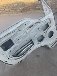 باب سائق كيا 2022   باب بلادي مابيه قطره صبغ  بس ضربه مثل مموضح بالصور...