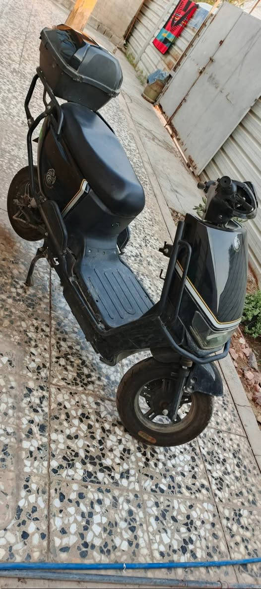 دراجة شحن 7 بطاريات 40 كم متر تمشيك بريك دسك امامي خلفي نضيفة من ماركة الصقر بيهة بس البطاريات ما بيعة اي خلل ثاني دبل سويج و بصمة تشغيل عن بعد السعر 350 بيهة مجال للتواصل *********** بي واتساب
