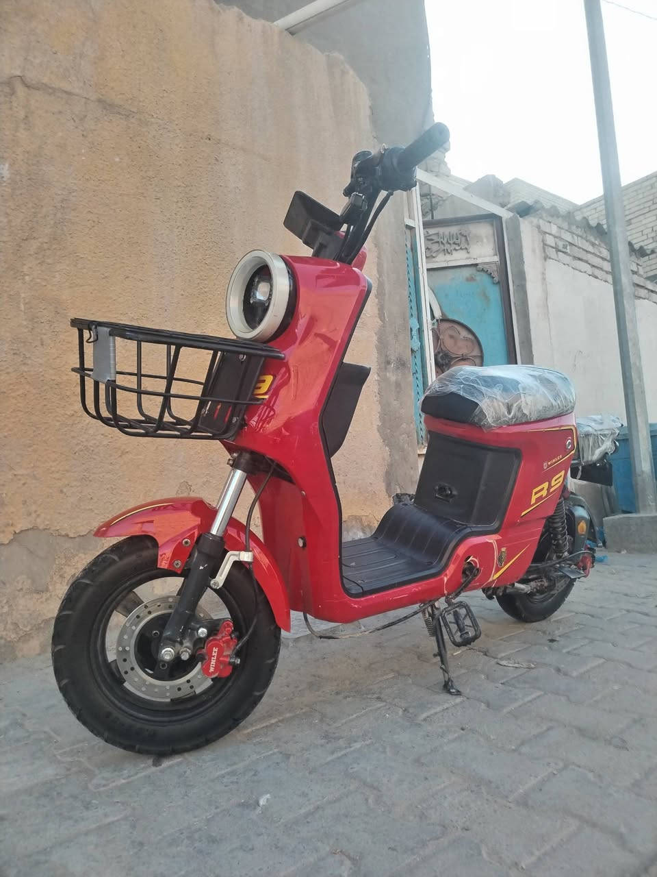دراجه ار9 البيع سعر 225بدون بطاريات دراجة نصيفة وياهة اسويجين وبصمتين موديل 25 مكاتي كربلاء حي موضفين التواصل على رقم الهاتف ***********
