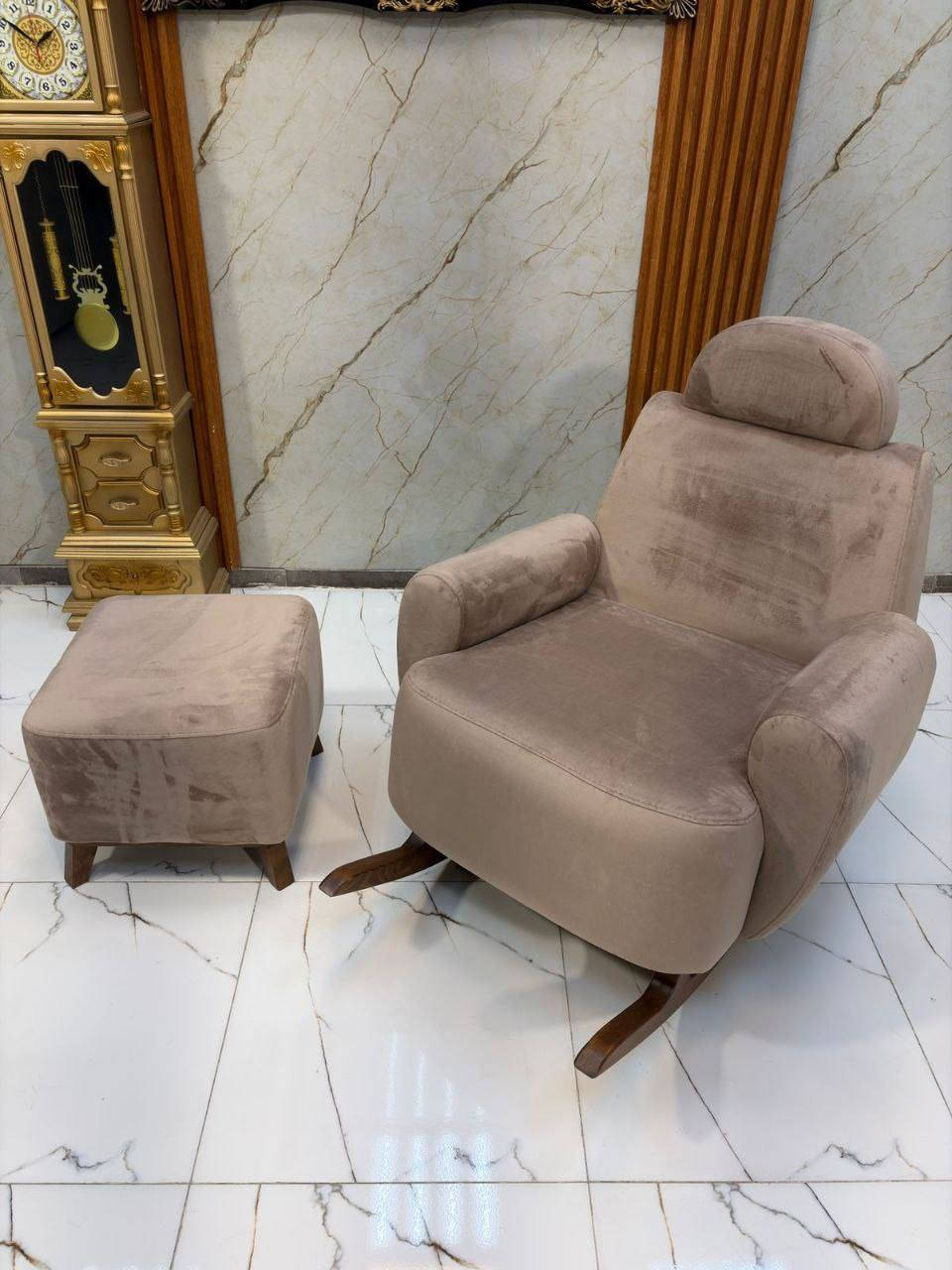 كرسي هزاز مع طابورية


**إذا كنت صاحب هذا الإعلان وتريد حذفه لأي سبب، رجاءا أرسل رسالة إلى الدعم الفني**