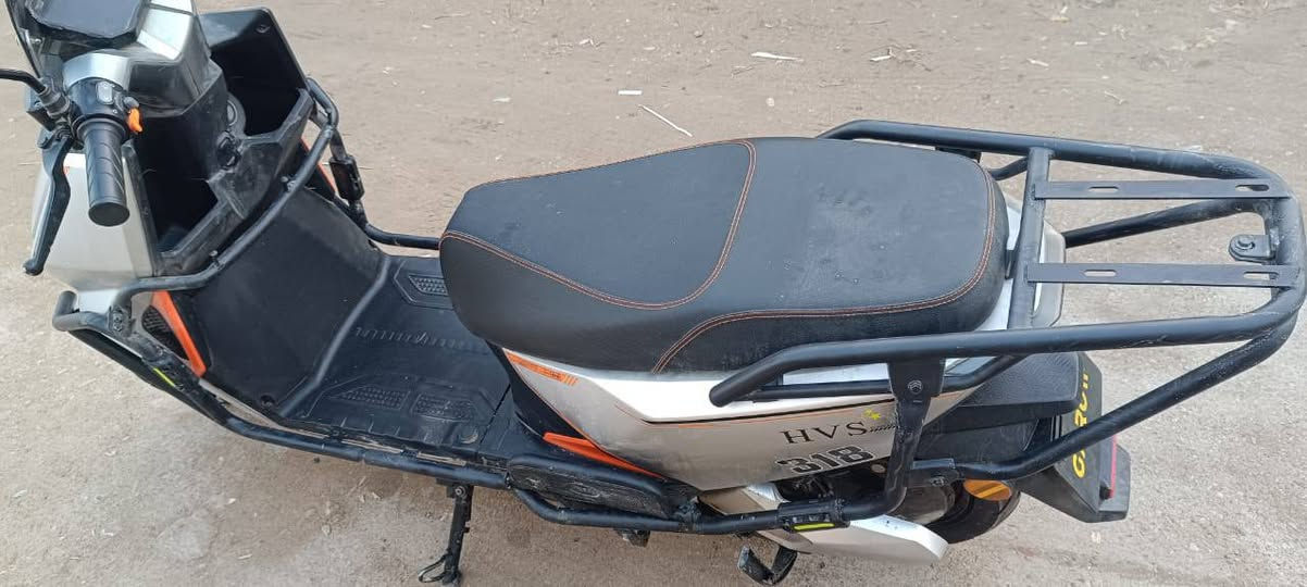 دراجة شحن نوع HVS  6بطاريات الدراجة مشتريهة قبل اقل من شهرين حرفياً جديدة ماداخله تصليح ابد تاخذهة وتفحصهة وين ميعجبك برغي واحد ممبدل بيهة الله شاهد بيهة اربع سرع وبيهة نظام تثبيت سرعة كل الكهربائيات شغالة الدراجة مابيهة اي عيب السعر 800 الف
للتواصل واتساب مكاني بصرة بشط العرب
***********
