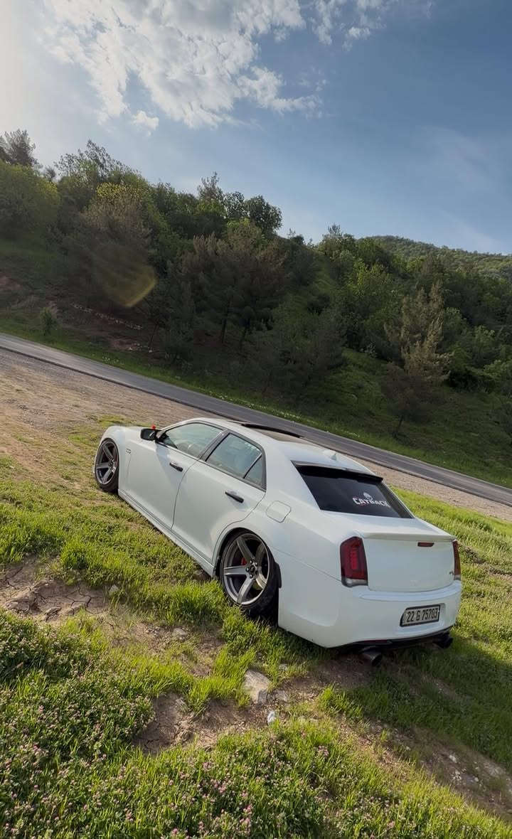 السلام عليكم شباب اوباما
2020S
5700
بانوراما 
بصمه 
كشنات جلد 
كشنات كهرباء تدفئه 
حساسات 
كامره 
شاشه كبيره 

الإضافات 
جكات S3
هدرز موبر 
دركه RPM اصليه 
كزوز بورلا 

مكان السياره بغداد 
***********
