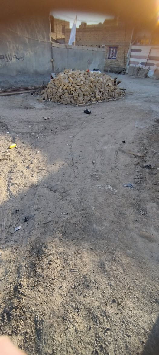 السلام عليكم قطعه زراعي للبيع مساحه ٢٠٠ بخنيطله شارع الحمداني داخل لفرع ثالث قطعه عن لشارع قريبه لطابو ***********
