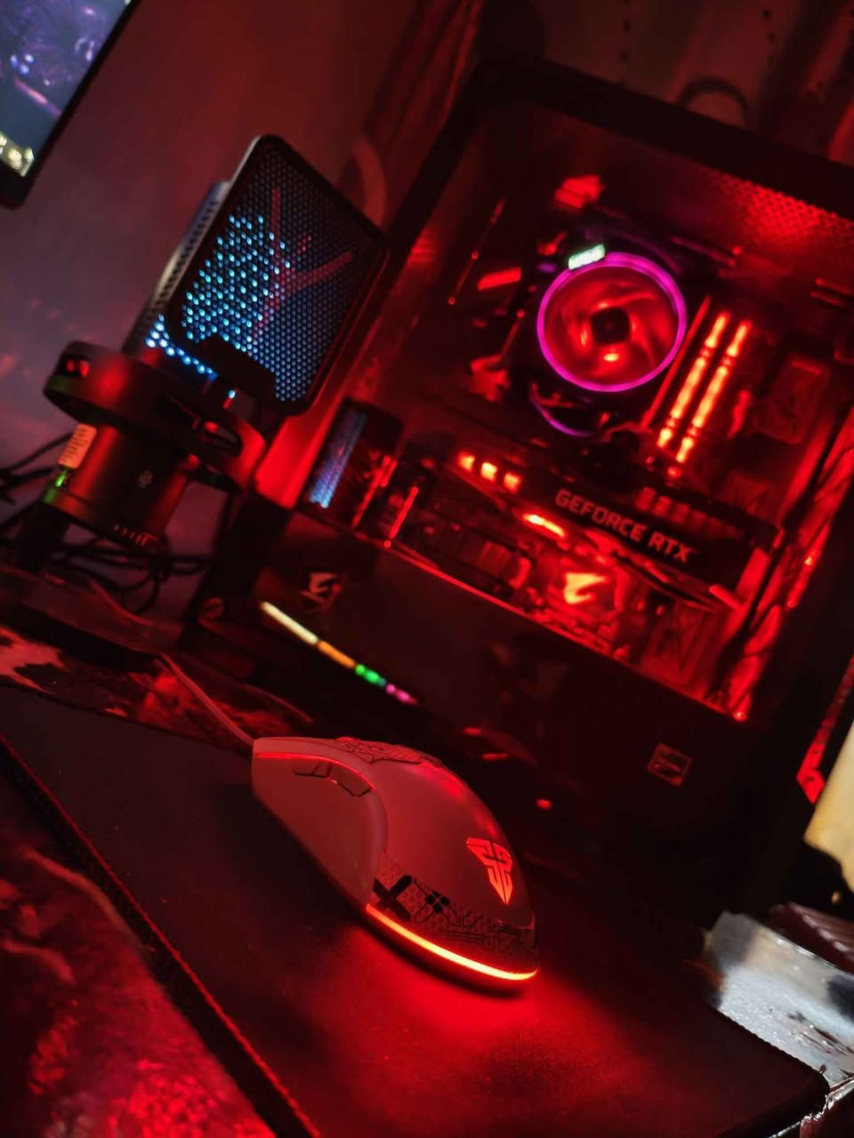 المواصفات كل القطع براندات قوية

مذربورد : Aorus Gigabyte B450 PRO
باور سبلاي : Gigabyte Gold 750w
الرامات : Ram 2x8 gb 3200hz Crusial Ballistix RGB
المعالج : Cpu R5 5600x
كارت الشاشة : GAMINGPRO Palit GeForce RTX 3070Ti 
الكيس : Case Mini Tower Cruiser Black RGB
الهارد الاول : Lexar M.2 256 Gen4
الهارد الثاني : Seagate BarraCuda 2TB

سعر الكيس فقط : 1200

الشاشة
AOC FULL HD 165hz حجم 24 سعر 160 الف

تجميعة كاملة كيس وشاشة احسبلة الك ب 1300 قفل
الشراي يدخل خاص وبالخدمة
متوفر توصيل جميع المحافظات عمارة, ميسان


**إذا كنت صاحب هذا الإعلان وتريد حذفه لأي سبب، رجاءا أرسل رسالة إلى الدعم الفني**